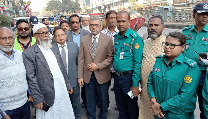 বিআরটিএ ও পরিবহন মালিক শ্রমিক ফেডারেশনের ট্রাফিক নিয়ন্ত্রণ ও জনসচেতনতা কার্যক্রম 