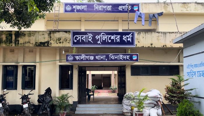 পুকুর খনন নিয়ে দুপক্ষের রক্তক্ষয়ী সংঘর্ষ, আহত ৭ 