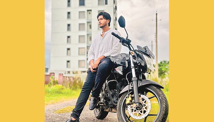 সময়ের ব্যস্ত তারকা আরশ খান