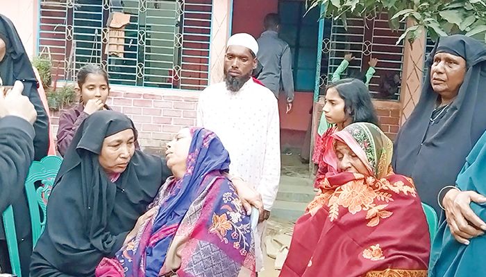 ‘বিচার চাই গো আর কিছু চাই না’