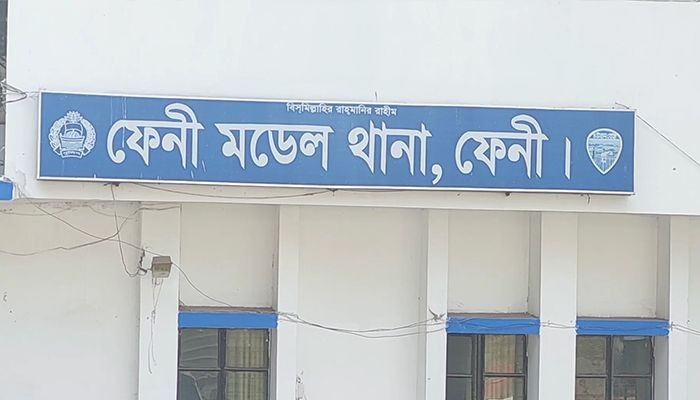 চাঁদাবাজির অভিযোগে তিন পুলিশ সদস্য ক্লোজড 
