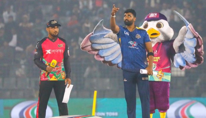 সিলেটের বিপক্ষে টস জিতে ব্যাটিংয়ে ঢাকা