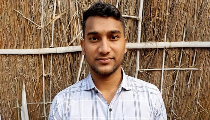 অন্যের জমিতে কাজ করেই মারুফ চান্স পেলেন মেডিকেলে