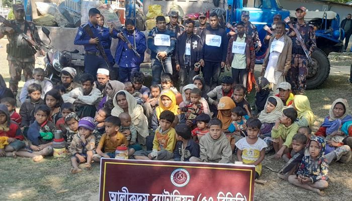 বান্দরবানে অনুপ্রবেশকালে ৫৮ রোহিঙ্গা আটক