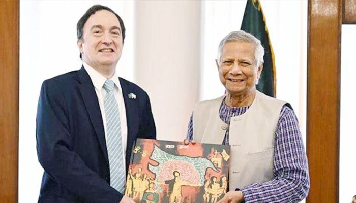 ফুটবলের সম্পর্ক কাজে লাগিয়ে দ্বিপাক্ষিক সহযোগিতা বাড়াতে পারি