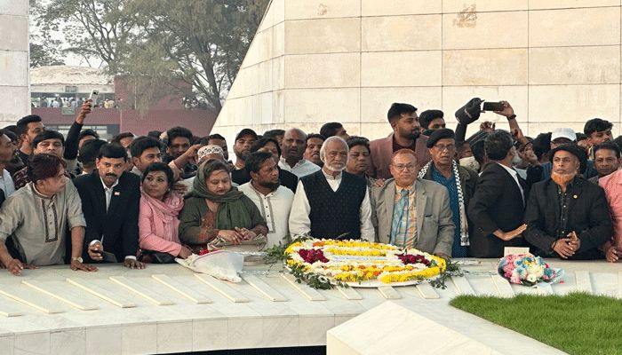 অন্তর্বর্তী সরকারের মূল দায়িত্ব গণতন্ত্র ফিরিয়ে আনা : মঈন খান