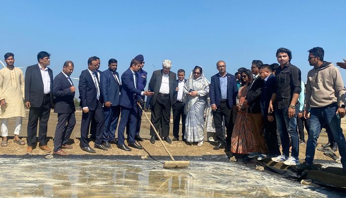 লবণ শিল্পের উন্নয়নে কাজ করছে সরকার : শিল্প উপদেষ্টা