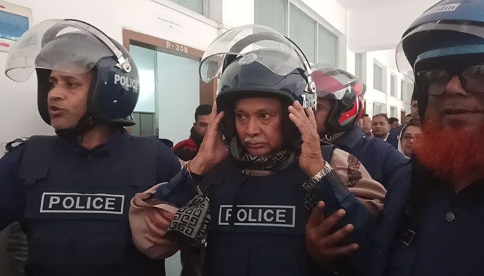 সাবেক রেলপথ মন্ত্রী নূরুল ইসলাম সুজন ৩ দিনের রিমান্ডে