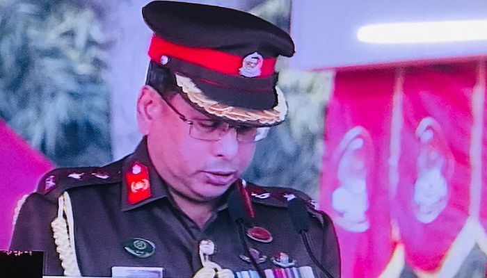 যুদ্ধাস্ত্র ও সরঞ্জাম সংযোজনে সক্ষমতা বৃদ্ধি পেয়েছে : সেনাপ্রধান