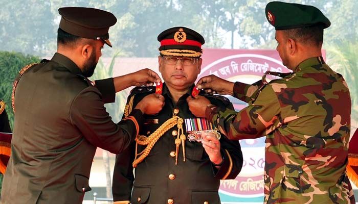 ‘কর্নেল অব দ্য রেজিমেন্ট’ হিসেবে অভিষিক্ত হলেন সেনাবাহিনী প্রধান