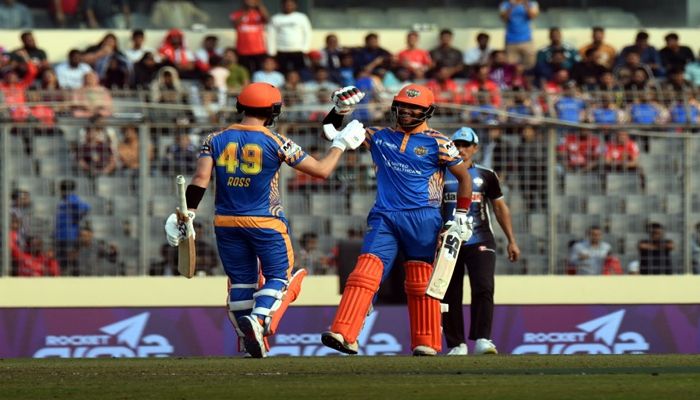 রংপুরকে উড়িয়ে ফাইনালের আরও কাছে খুলনা