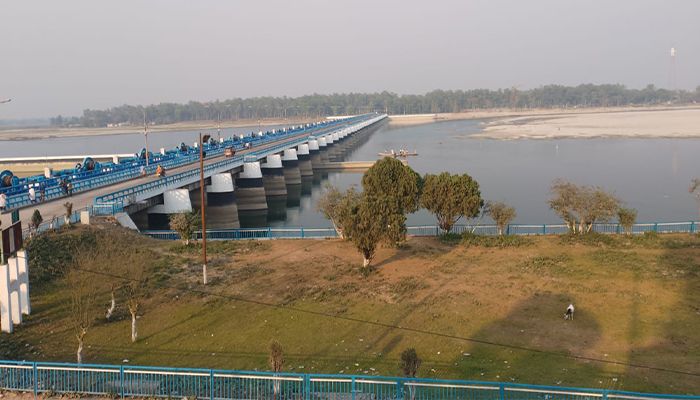 অর্ধেক কাজও হয়নি মেয়াদ শেষ
