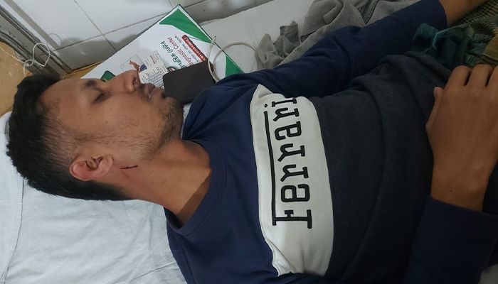 পোস্টার সাঁটানোকে কেন্দ্র করে বিএনপির দুই গ্রুপের সংঘর্ষ