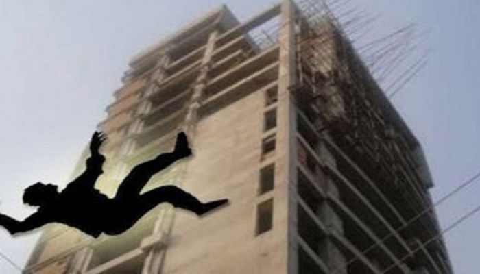 বনশ্রীতে নয়তলা ভবনের ছাদ থেকে পড়ে শ্রমিকের মৃত্যু
