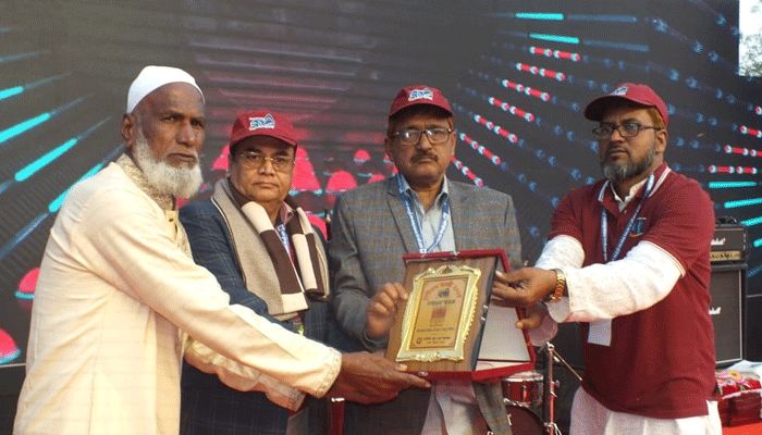 ঈশ্বরদীতে ২১ বীর মুক্তিযোদ্ধাকে সংবর্ধনা