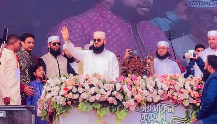 তরুণদের হাতেই নিরাপদ বাংলাদেশ : আজহারি