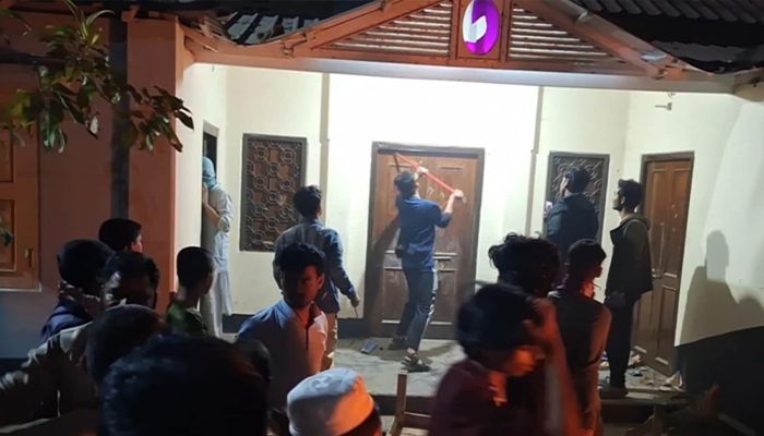 বিভিন্ন জেলায় আরও যত ভাঙচুর-আগুন