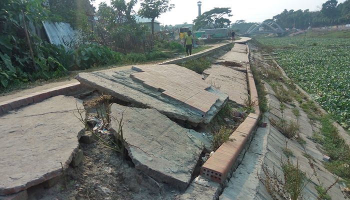 আড়াই মাসেই ছয় কোটি টাকার ওয়াকওয়ে ধসে নদীতে