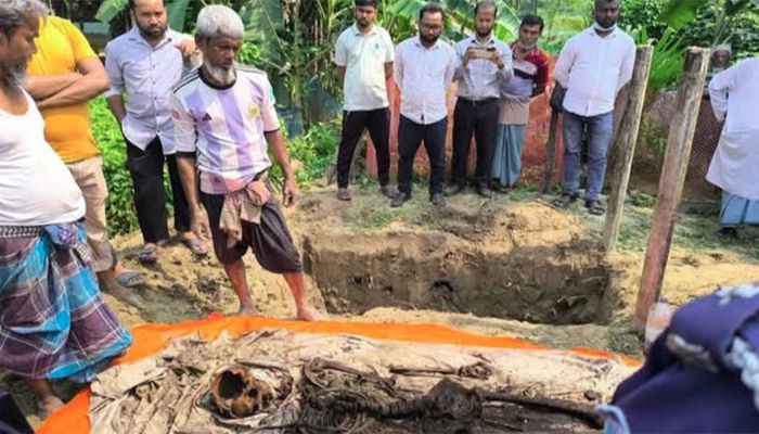 ১১ বছর পর তিন শিবিরকর্মীর মরদেহ উত্তোলন