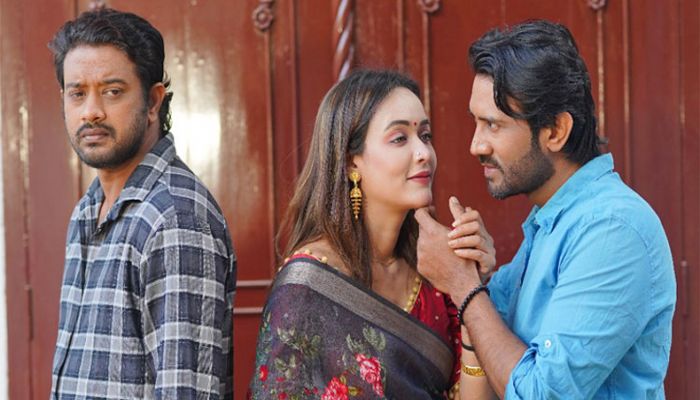 প্রবাসীদের জীবনের গল্প ‘কুসুমের সংসার’