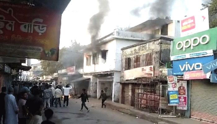 কালিয়া আ.লীগ কার্যালয় ও সাবেক এমপির বাড়ি ভাঙচুর-আগুন