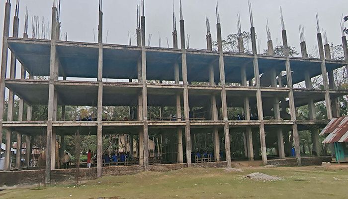 দেড় বছরের নির্মাণকাজ শেষ হয়নি ৫ বছরেও