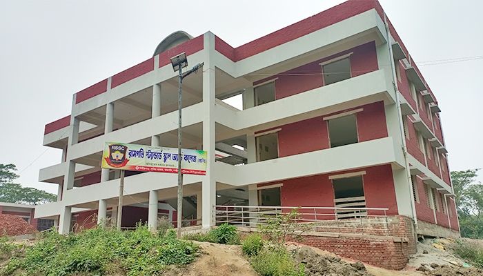 কলেজের নামে সরকারি আশ্রয়কেন্দ্র দখল
