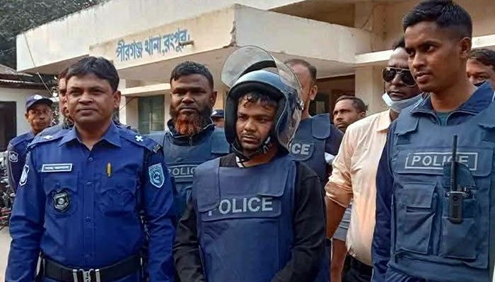 মায়ের পর উদ্ধার শিশুর লাশ, ঘাতকের বাড়িতে আগুন