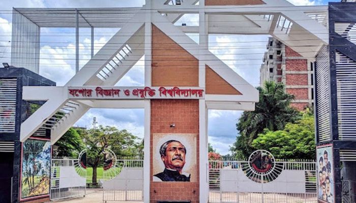 বৈষম্যবিরোধী শিক্ষার্থীদের দুইপক্ষের সংঘর্ষ, আহত ৫