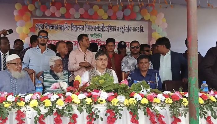 শক্তিশালী রাষ্ট্র গঠনে বৈষম্যহীন সমাজ গড়তে হবে : সালাহউদ্দিন আহমেদ