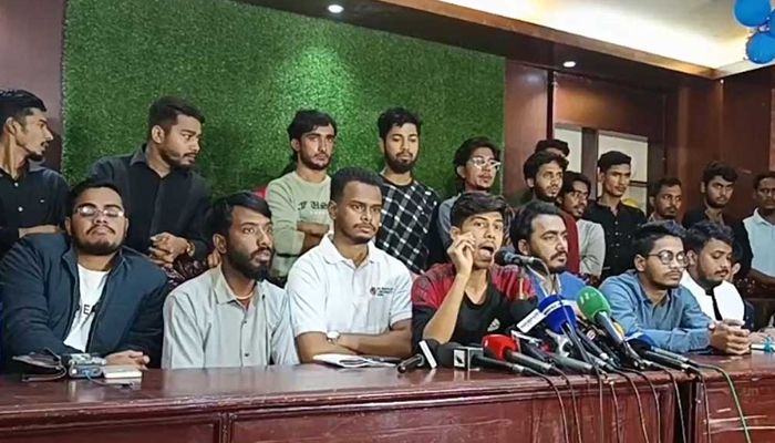 সংবাদ সম্মেলনে বক্তব্য দিচ্ছেন নগর কমিটির যুগ্ম আহ্বায়ক পদে থাকা চৌধুরী সিয়াম ইলাহি। ছবি: সংগৃহীত