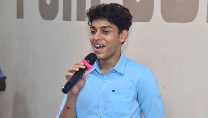 ৪০০টি ভাষায় লিখতে পড়তে পারেন ভারতের আকরাম