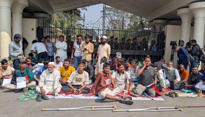 জুলাই আন্দোলনে আহতদের অবস্থান ২৬ ঘণ্টা পেরিয়েছে