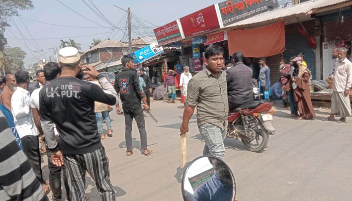 বাস কাউন্টার দখলে বিএনপির দুপক্ষের সংঘর্ষ, আহত ১৭