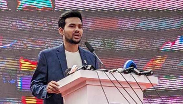 নতুন বাংলাদেশ বিনির্মাণে কাজ করছে সরকার : উপদেষ্টা আসিফ