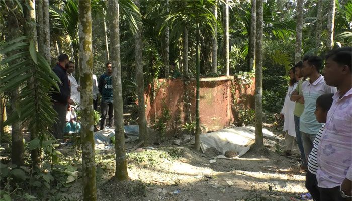 ভোলায় কবর খুঁড়ে দুই নারীর কঙ্কাল চুরি