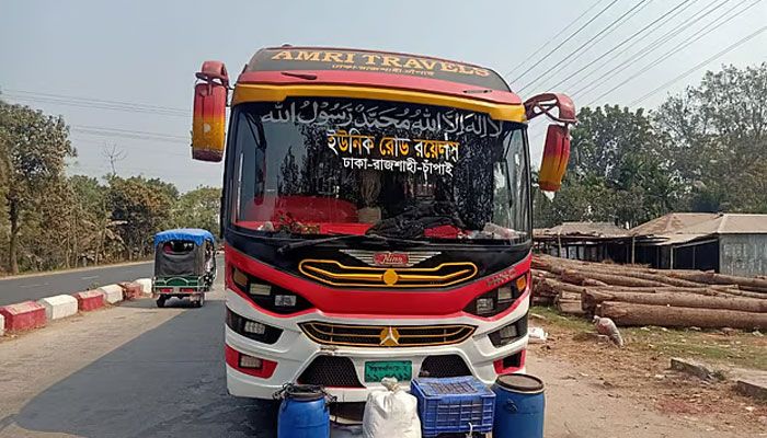 চলন্ত বাসে ডাকাতি ও নারী যাত্রীদের শ্লীলতাহানির ঘটনায় মামলা