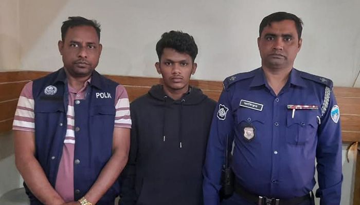 ধর্মীয় অনুভূতিতে আঘাতের অভিযোগে কলেজ শিক্ষার্থী আটক