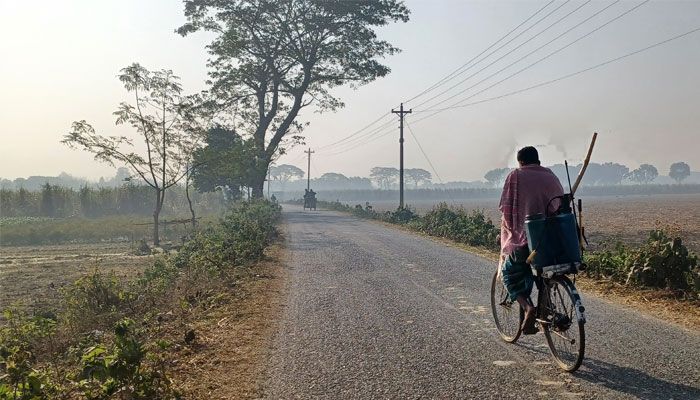 মাঘের শেষে শীতে কাঁপছে চুয়াডাঙ্গা