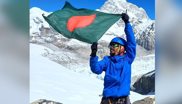 কক্সবাজার থেকে পায়ে হেঁটে এভারেস্ট জয় করবেন পর্বতারোহী শাকিল