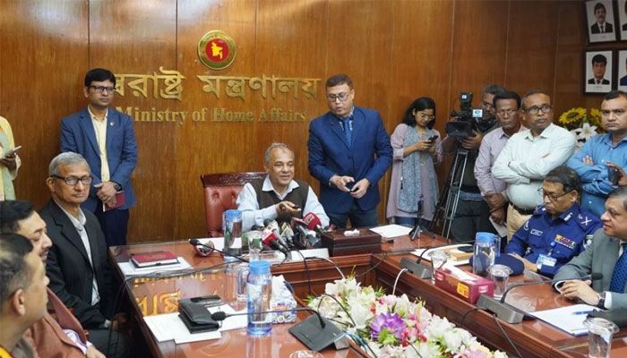 ‘পাসপোর্ট পেতে পুলিশ ভেরিফিকেশন প্রক্রিয়া বাতিলের বিষয়ে ভাবছে সরকার’