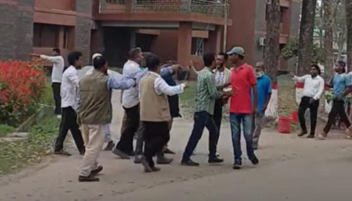 নেতার সভায় দাওয়াত না পেয়ে বিএনপির দুই গ্রুপের সংঘর্ষ