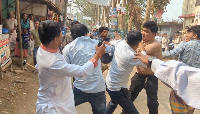 শরীয়তপুরে সাংবাদিককে হাতুড়িপেটা