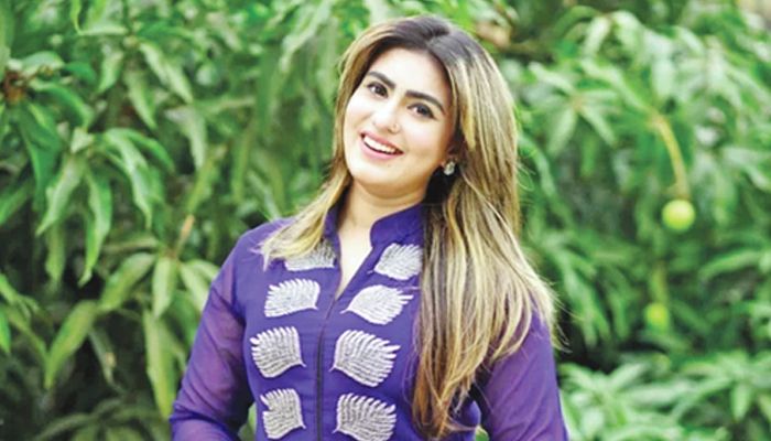বিরতি ভাঙলেন শখ