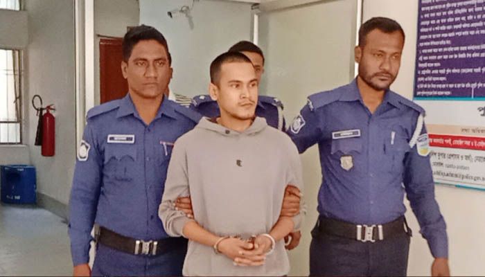 মহানবীকে কটুক্তিকারী অনিককে আদালতে সোর্পদ