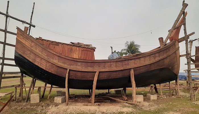 সমুদ্রযাত্রায় মৎস্যজীবীদের প্রস্তুতি