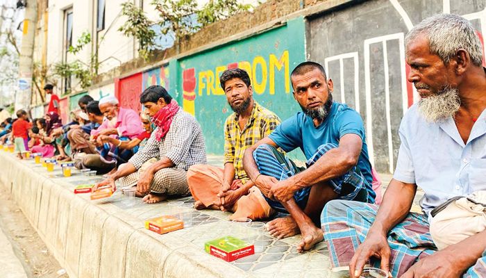 ভালো কাজে মেলে ইফতারি