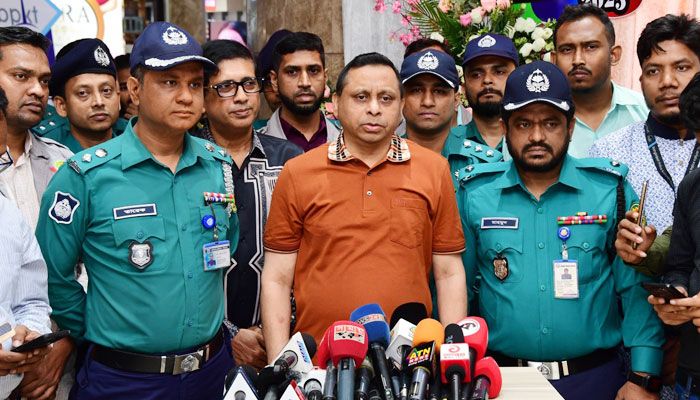 নগরবাসীর নিরাপত্তায় তৎপরতা বাড়ানো হয়েছে : ডিবি প্রধান