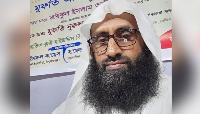 ১৬ বছর পর ইমামের দায়িত্বে ফিরলেন মুফতি ছাইফুল্লাহ