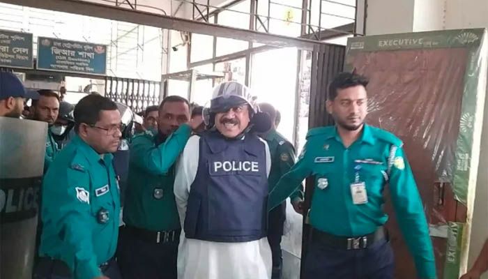 ‘কারাগারে থেকে সন্ত্রাসীদের হাত থেকে নিরাপদে আছি’